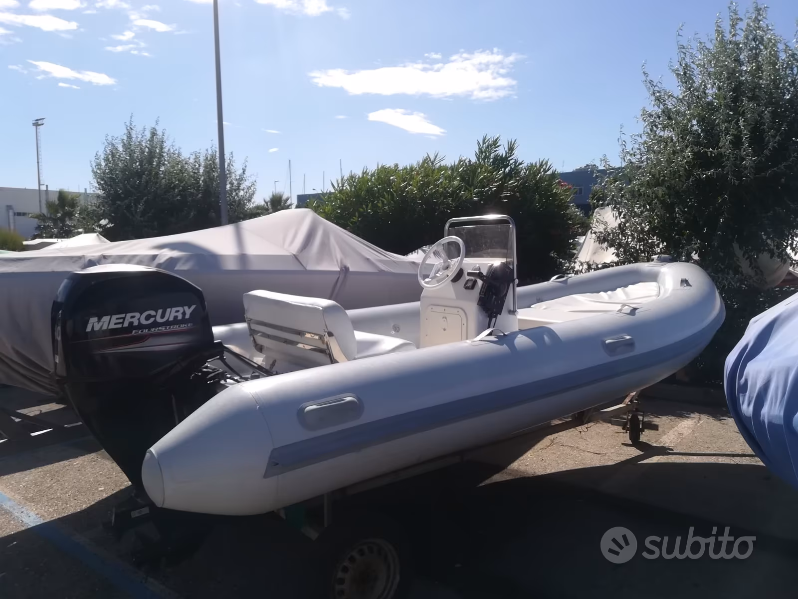 Gommone, Import Auf Lager in der EU — Foto 1