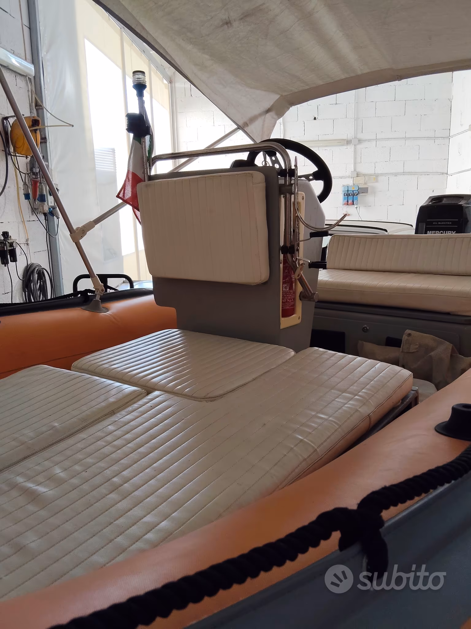 Gommone, Import Auf Lager in der EU — Foto 1