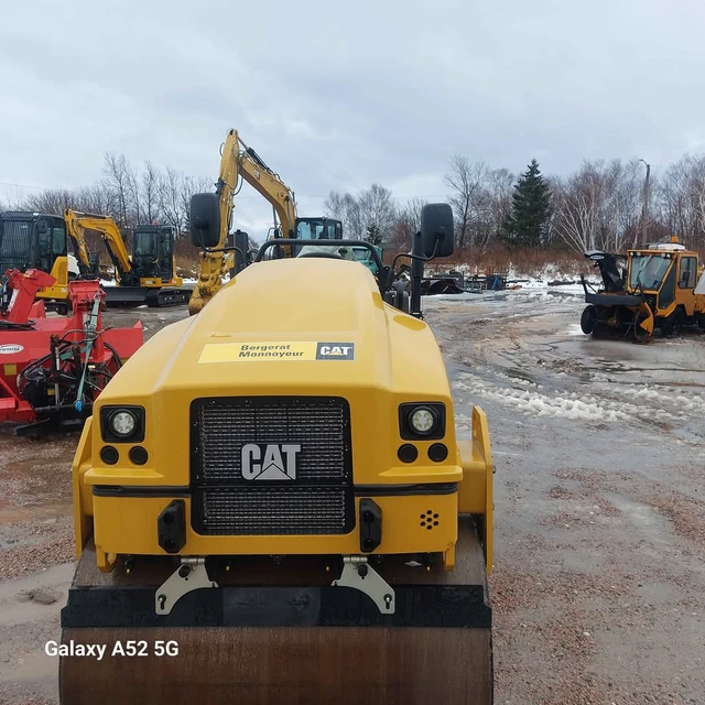 2025 Caterpillar CB, Import Kanada — Foto 1