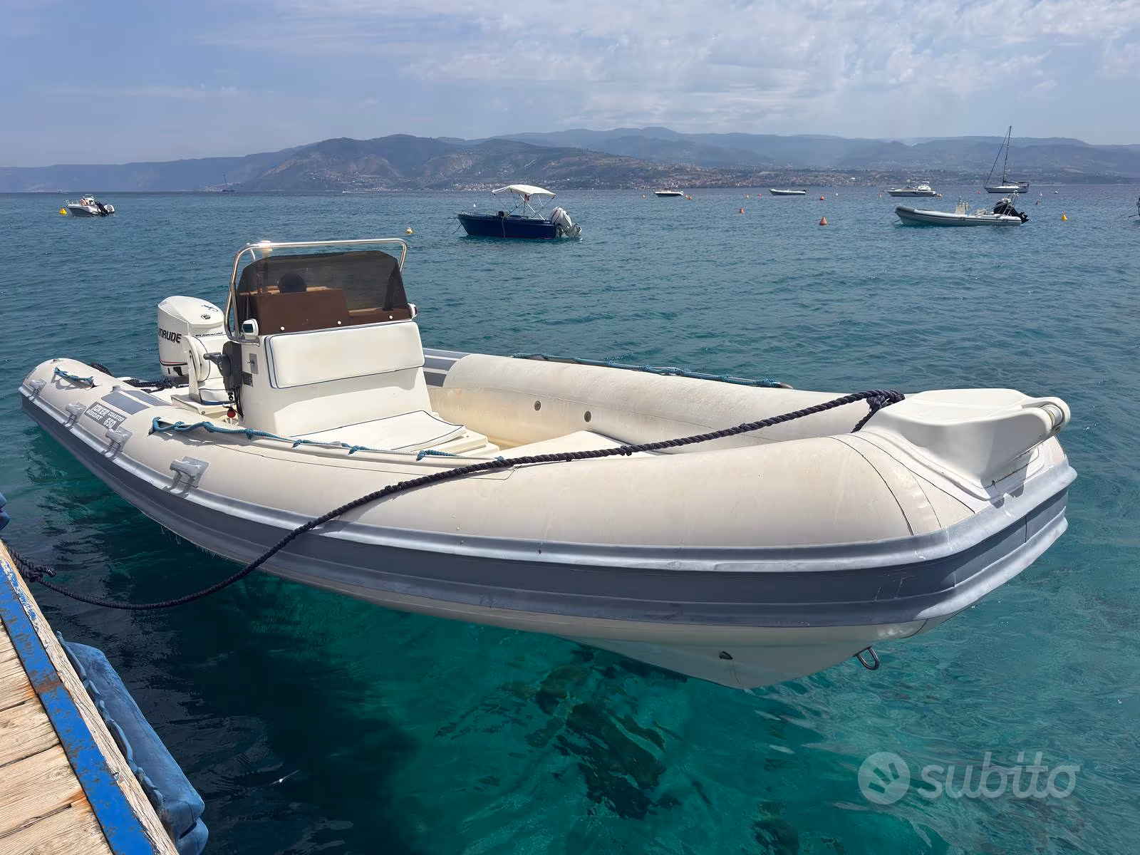 Gommone, Import Auf Lager in der EU — Foto 1