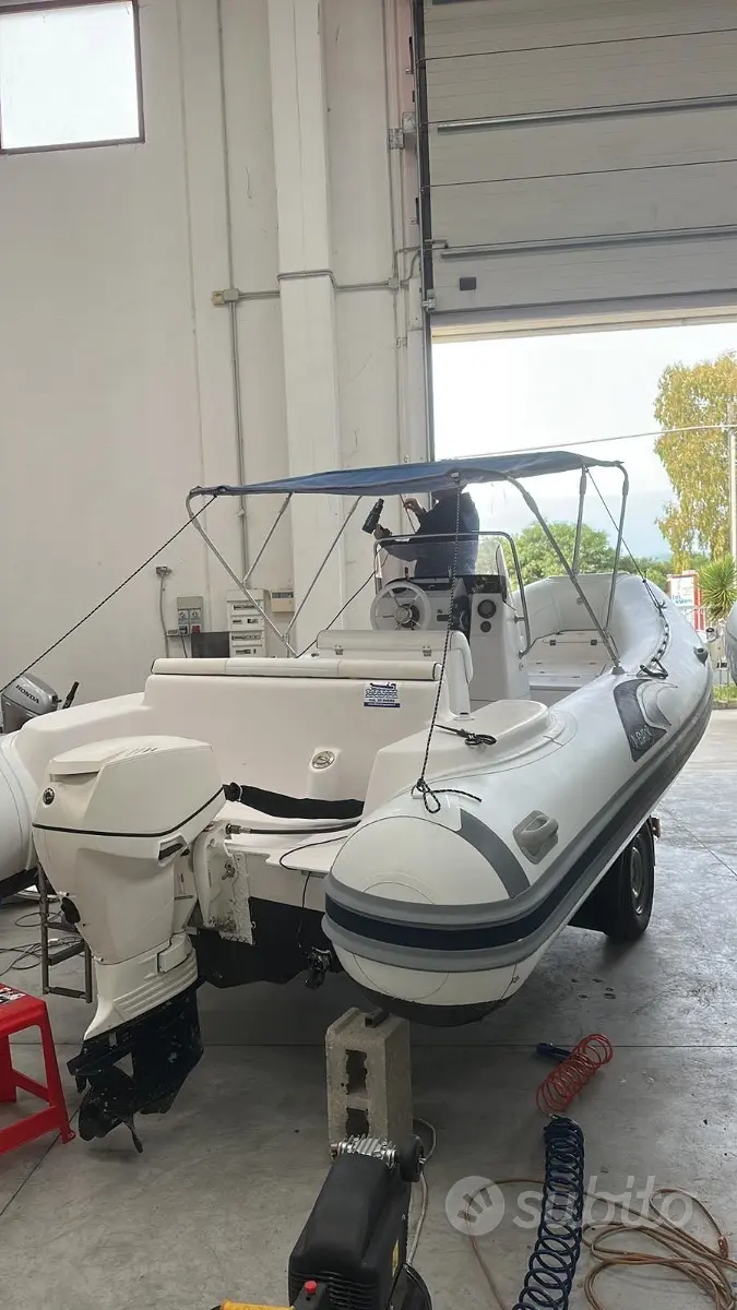 Gommone, Import Auf Lager in der EU — Foto 1
