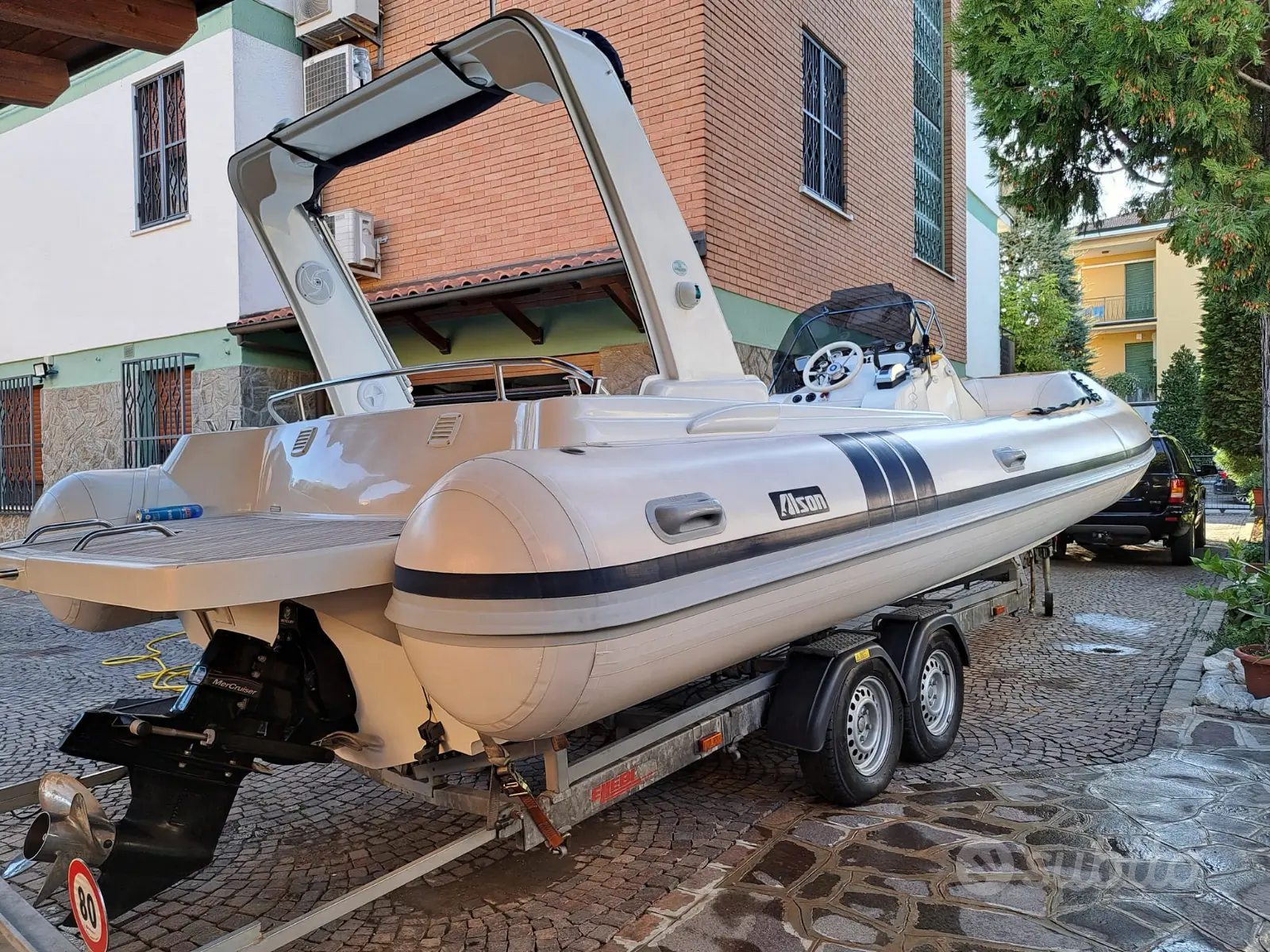 Gommone, Import Auf Lager in der EU — Foto 1