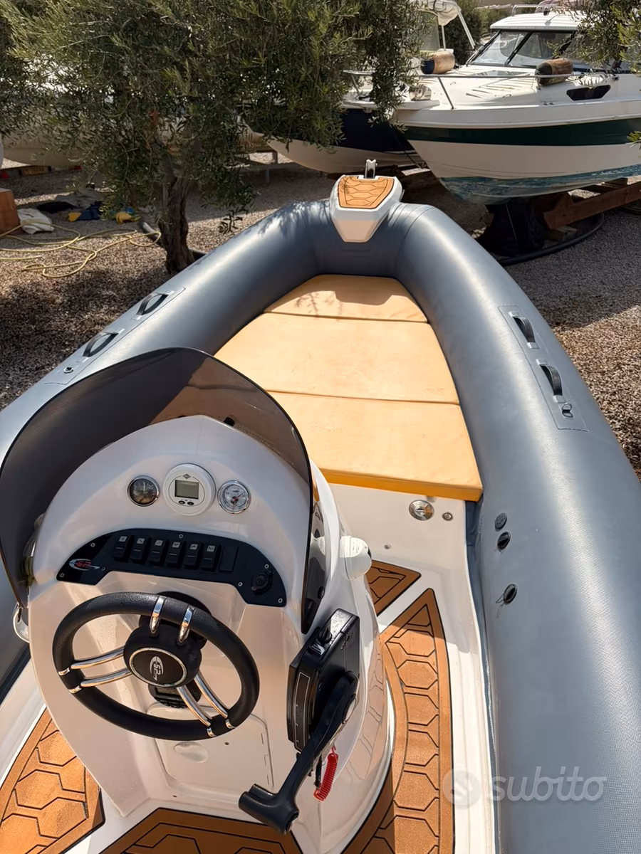 Gommone, Import Auf Lager in der EU — Foto 1