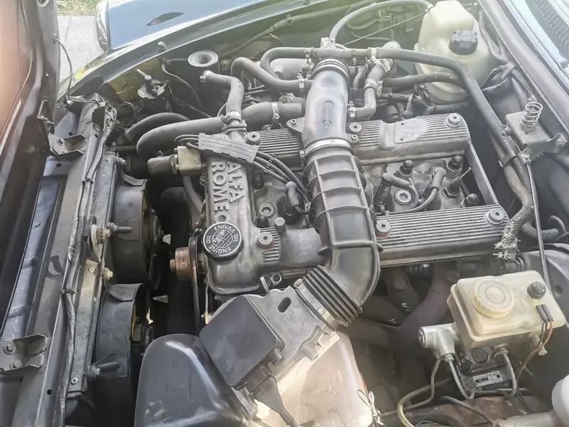 1990 Alfa Romeo Spider, schwarz, 181.856 km, Import Kanada — Foto 3 z 11