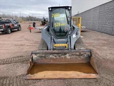 2023 John Deere 325G, 1 mth, Import Kanada — Foto 2 z 5