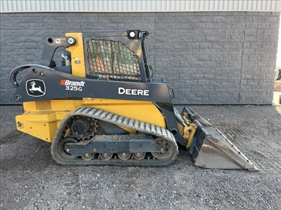 2023 John Deere 325G, 1 mth, Import Kanada — Foto 3 z 5