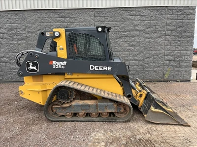 2023 John Deere 325G, 1 mth, Import Kanada — Foto 4 z 5