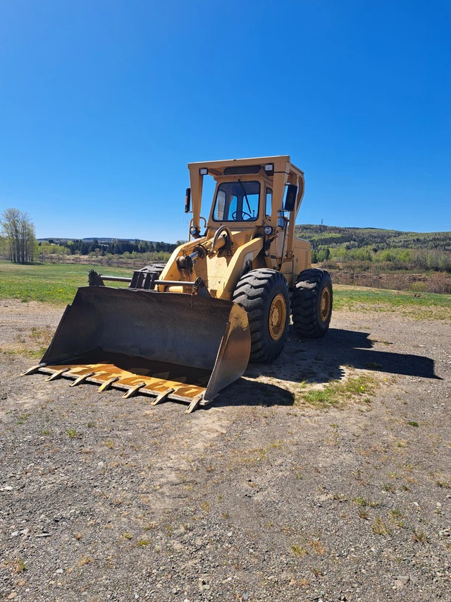 LOADER, 4.000 mth, Import Kanada — Foto 1 z 2 LOADER, 4.000 mth, Import Kanada — Foto 1 z 2