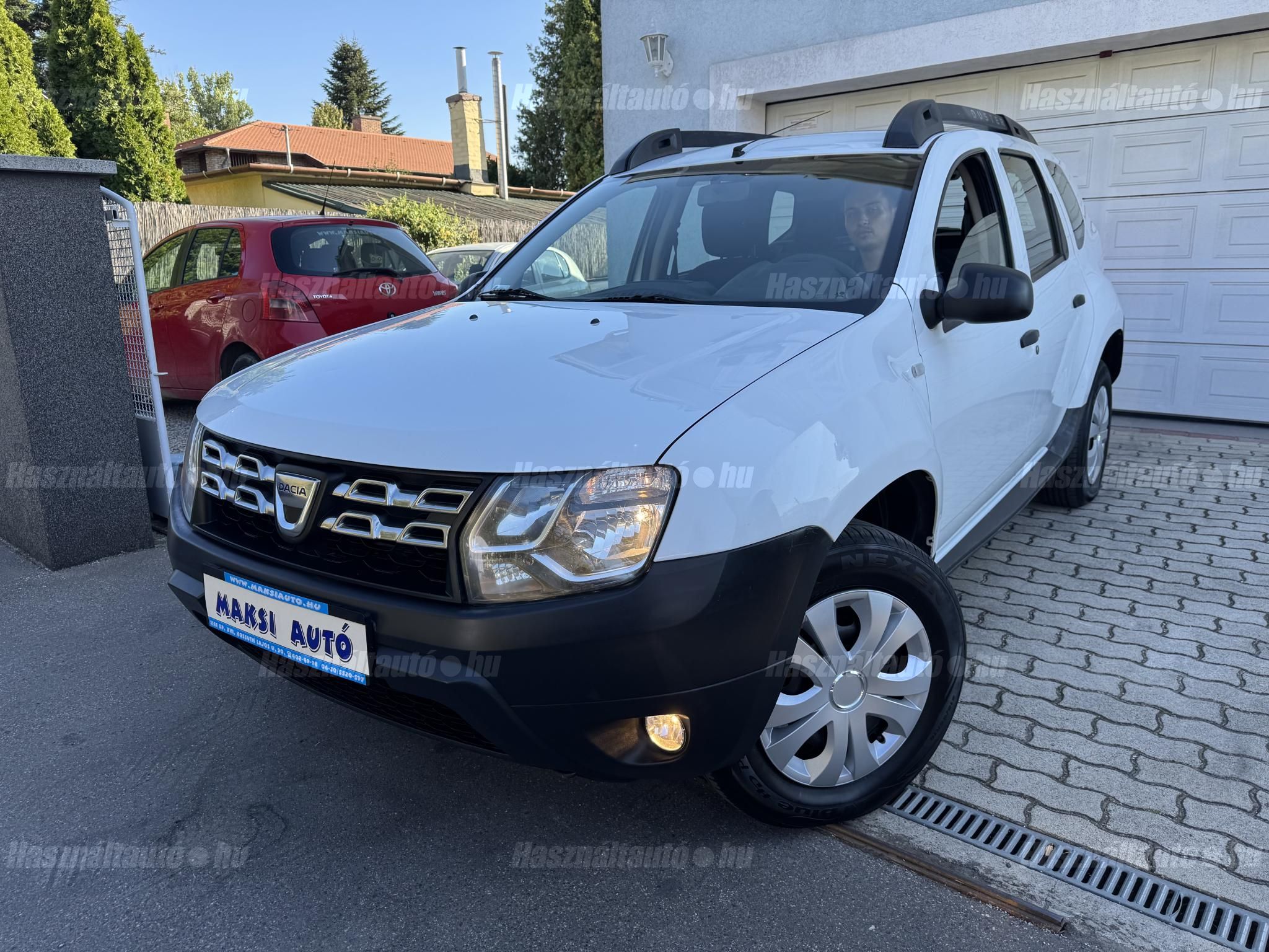 2014 Dacia, Ungarn — Foto 1