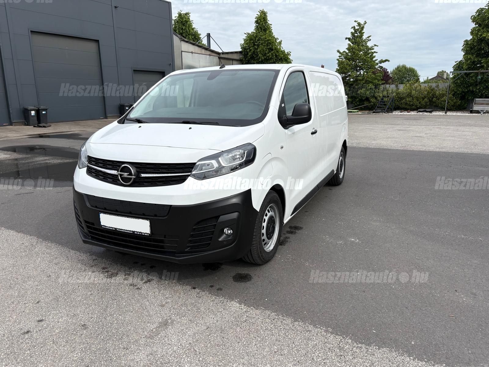 2022 Opel, 14.000 km, Ungarn — Foto 1