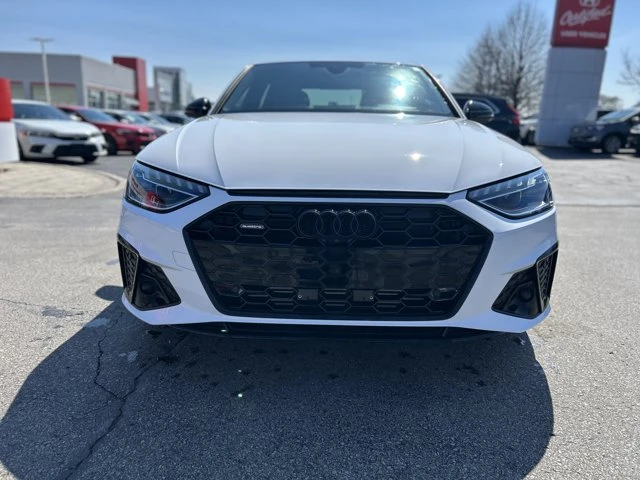 2024 Audi A4 Progressiv, weiß, 33.369 km, Import Kanada — Foto 2 z 20