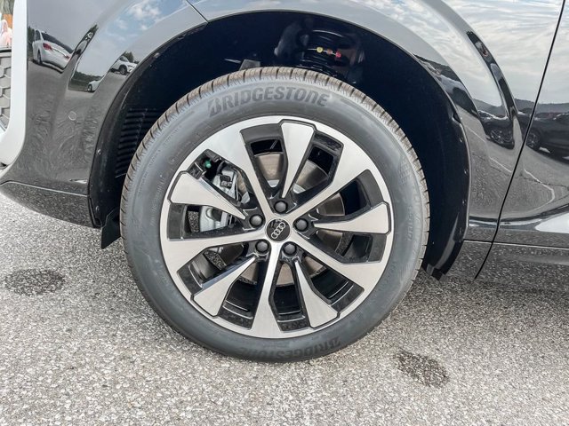 2026 Audi Q3 Technik, schwarz, 19 km, Import Kanada — Foto 10 z 20
