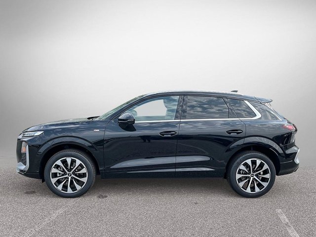 2026 Audi Q3 Technik, schwarz, 19 km, Import Kanada — Foto 8 z 20