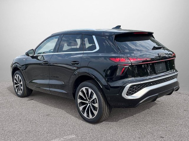 2026 Audi Q3 Technik, schwarz, 19 km, Import Kanada — Foto 9 z 20