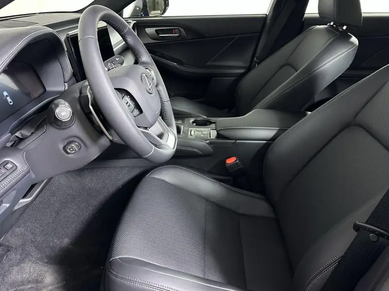 2026 Lexus IS 350, blau, 15 km, Import Kanada — Foto 12 z 12