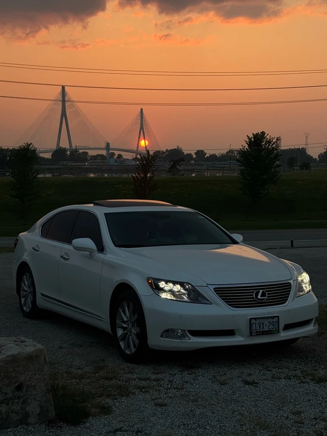 2009 Lexus Ls 460, 171.000 km, Import Kanada — Foto 1