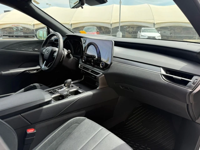 2026 Lexus Rx, weiß, 1 km, Import Kanada — Foto 11 z 20