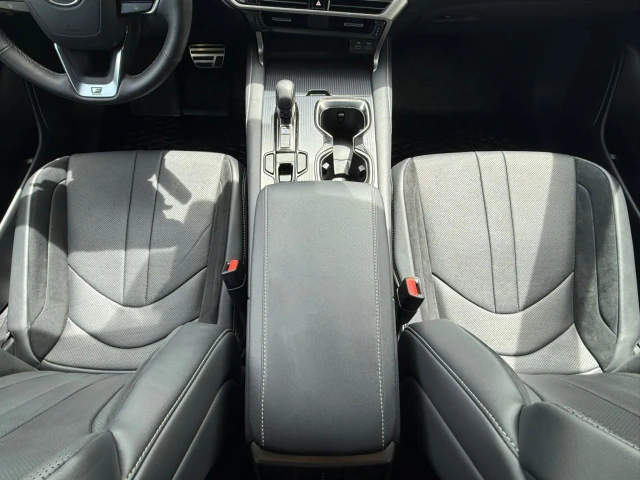 2026 Lexus Rx, weiß, 1 km, Import Kanada — Foto 12 z 20