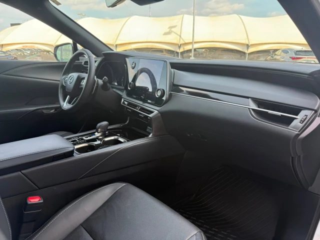 2026 Lexus Rx, 1 km, Import Kanada — Foto 11 z 20