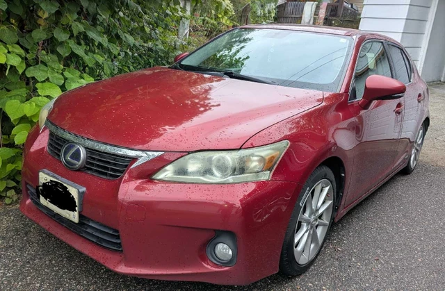 2013 Lexus Ct 200H, rot, 168.000 km, Import Kanada — Foto 1