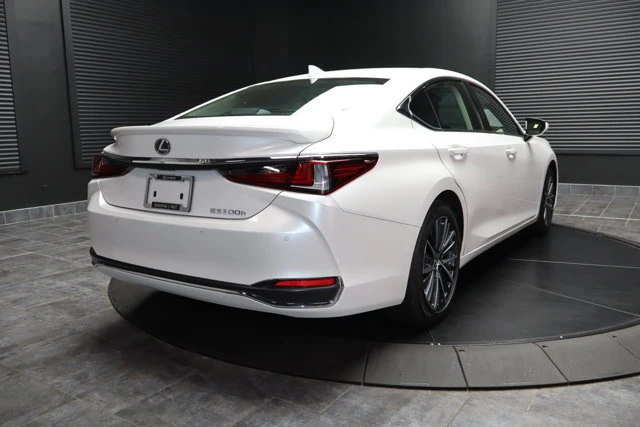 2025 Lexus ES LUXURY, weiß, 12.274 km, Import Kanada — Foto 3 z 20