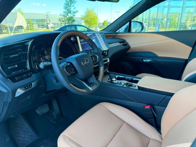 2026 Lexus RX 350, weiß, 15 km, Import Kanada — Foto 8 z 20