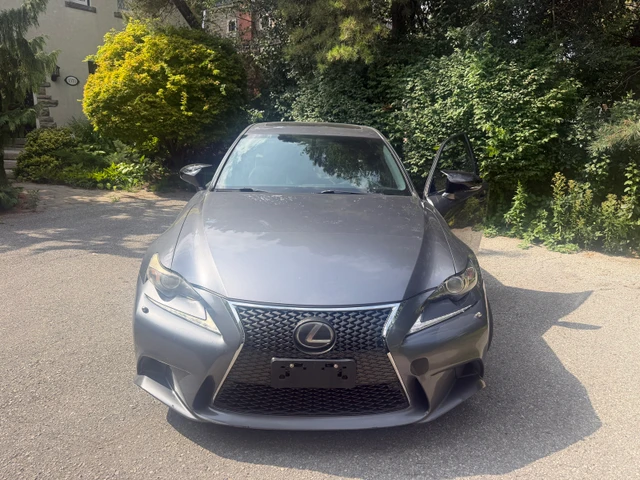 2014 Lexus Is 250, 218.000 km, Import Kanada — Foto 1