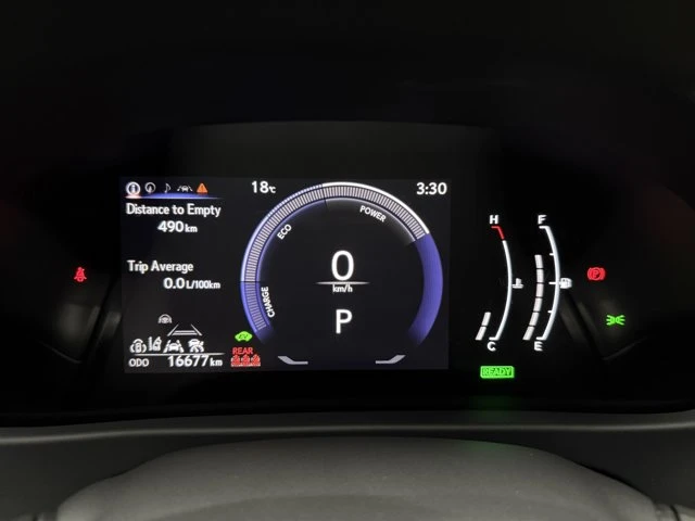 2025 Lexus UX F SPORT DESIGN, grau, 16.676 km, Import Kanada — Foto 12 z 20