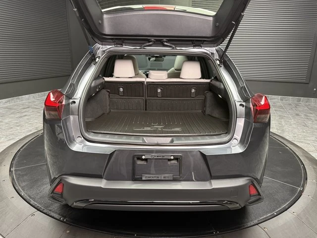 2025 Lexus UX F SPORT DESIGN, grau, 16.676 km, Import Kanada — Foto 5 z 20