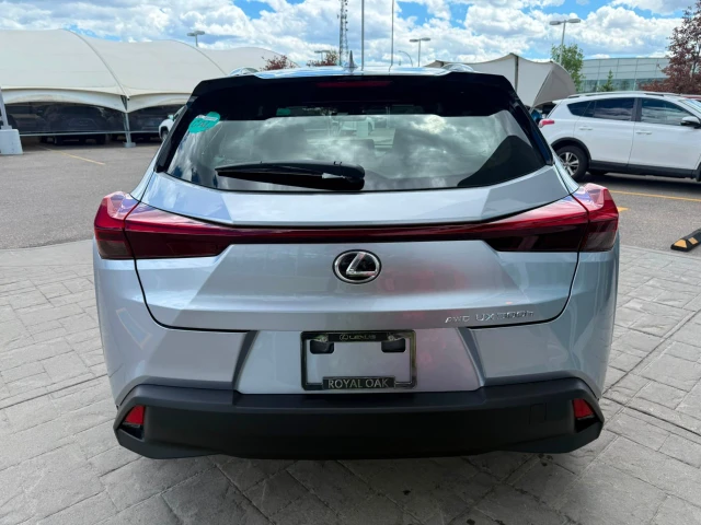 2026 Lexus UX 300h, orange, 15 km, Import Kanada — Foto 3 z 20