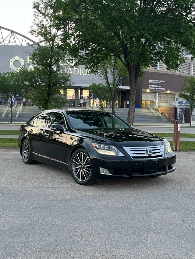 2010 Lexus Ls 600h, 124.000 km, Import Kanada — Foto 1