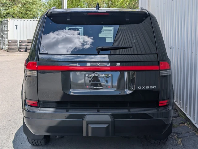 2025 Lexus GX 550 Auto, schwarz, 19.943 km, Import Kanada — Foto 6 z 16