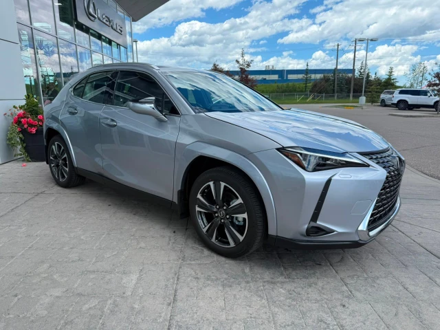 2026 Lexus UX 300h, blau, 15 km, Import Kanada — Foto 4 z 20