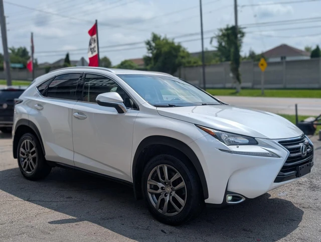 2016 Lexus Nx 200T AWD 4dr, weiß, 166.499 km, Import Kanada — Foto 2 z 5