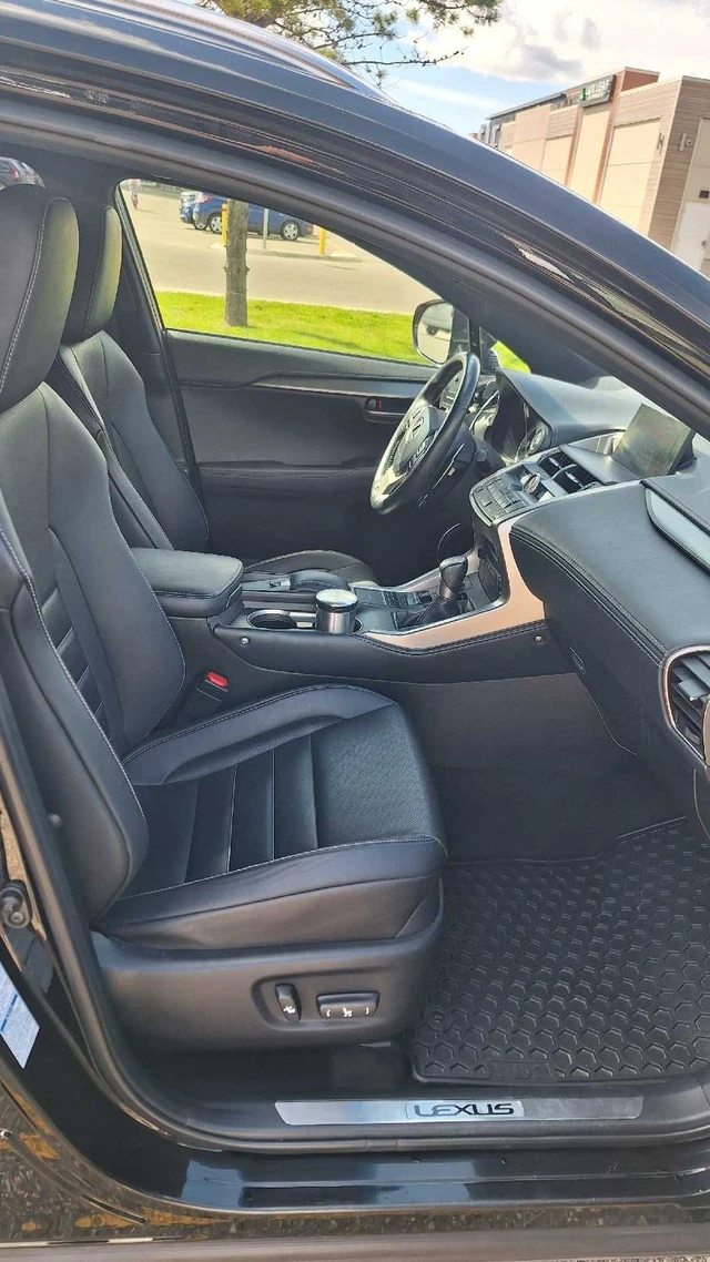 2015 Lexus Nx 200T, schwarz, 292.500 km, Import Kanada — Foto 5 z 5