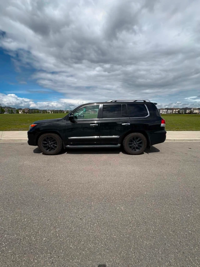 2015 Lexus Lx, schwarz, 117.000 km, Import Kanada — Foto 1