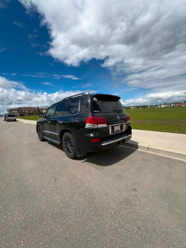 2015 Lexus Lx, schwarz, 117.000 km, Import Kanada — Foto 2 z 5