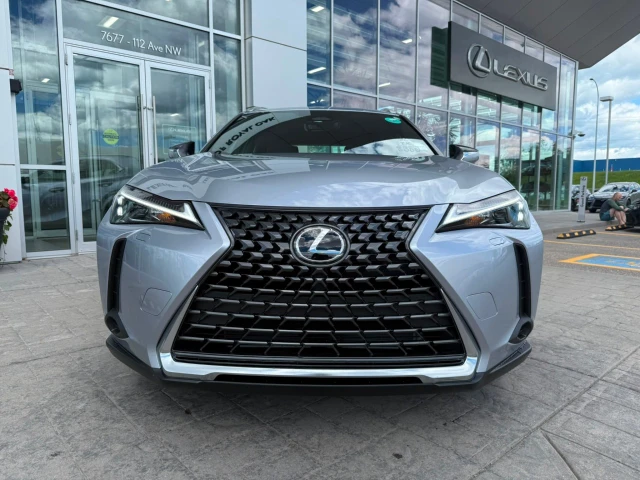 2026 Lexus UX 300h, silber, 15 km, Import Kanada — Foto 5 z 20