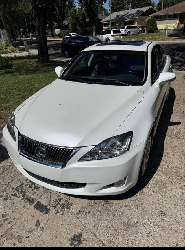 2009 Lexus Is 250, 97.000 km, Import Kanada — Foto 1