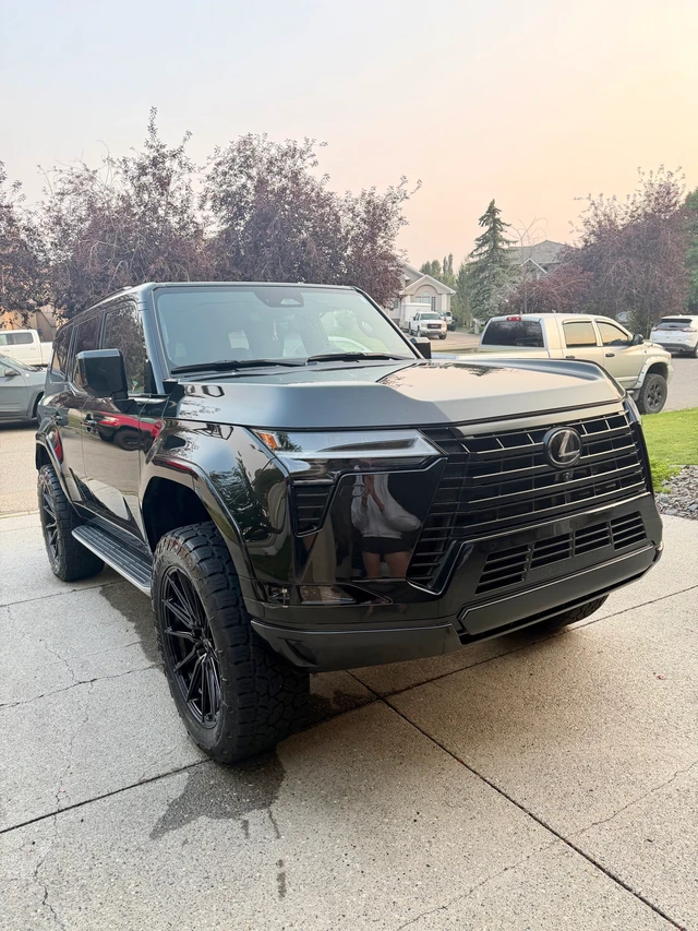 2025 Lexus Gx 550, schwarz, 21.176 km, Import Kanada — Foto 3 z 5