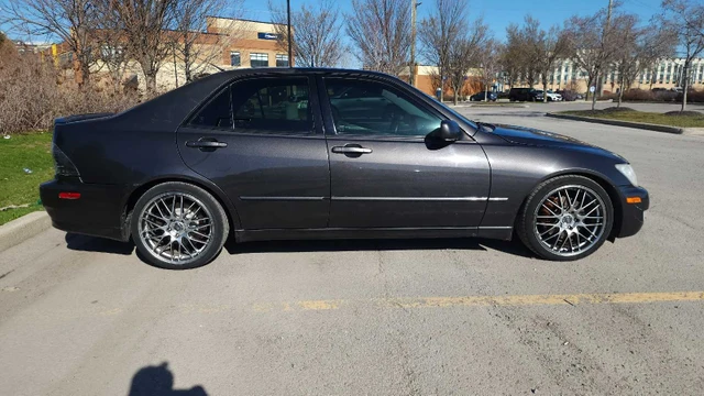 2003 Lexus Is 300, 227.004 km, Import Kanada — Foto 3 z 5