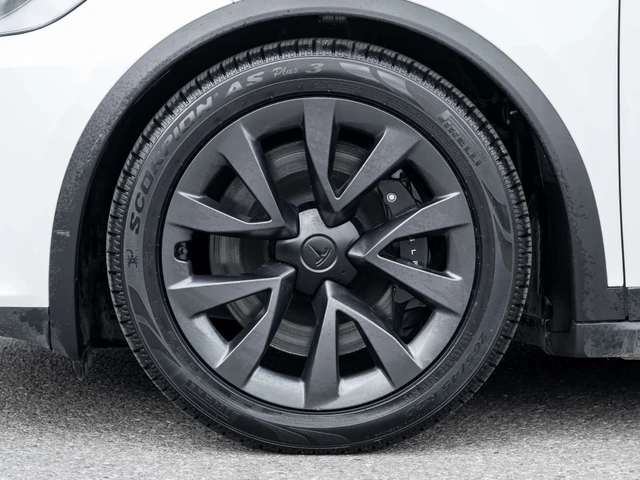 2024 Tesla Model X AWD, weiß, 64.405 km, Import Kanada — Foto 8 z 20