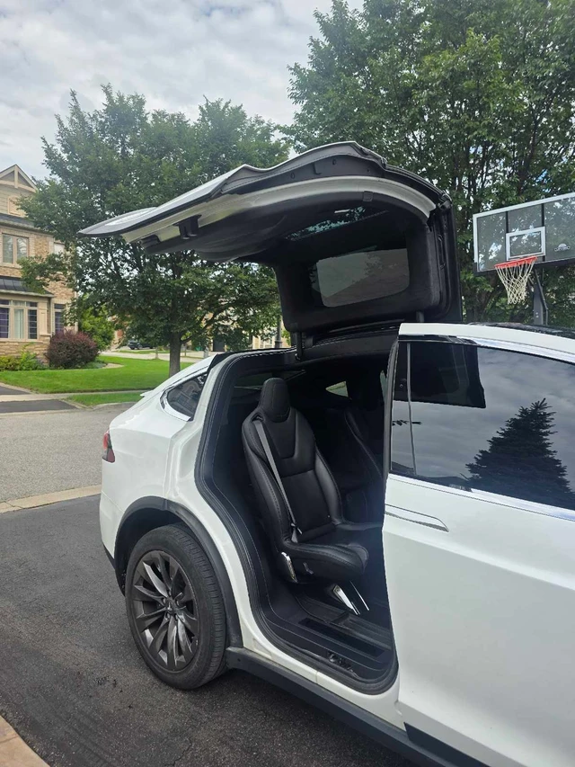 2018 Tesla Model X 100D, weiß, 96.000 km, Import Kanada — Foto 4 z 5