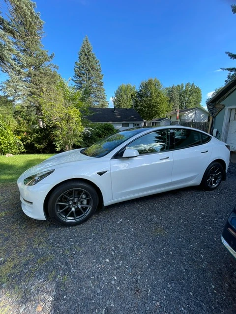 2023 Tesla Model 3, weiß, 23.466 km, Import Kanada — Foto 1 z 5 2023 Tesla Model 3, weiß, 23.466 km, Import Kanada — Foto 1 z 5