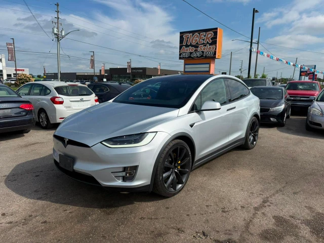 2018 Tesla Model X 100D, silber, 178.335 km, Import Kanada — Foto 1