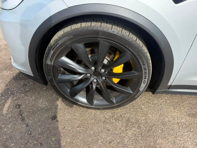 2018 Tesla Model X 100D, silber, 178.335 km, Import Kanada — Foto 12 z 13