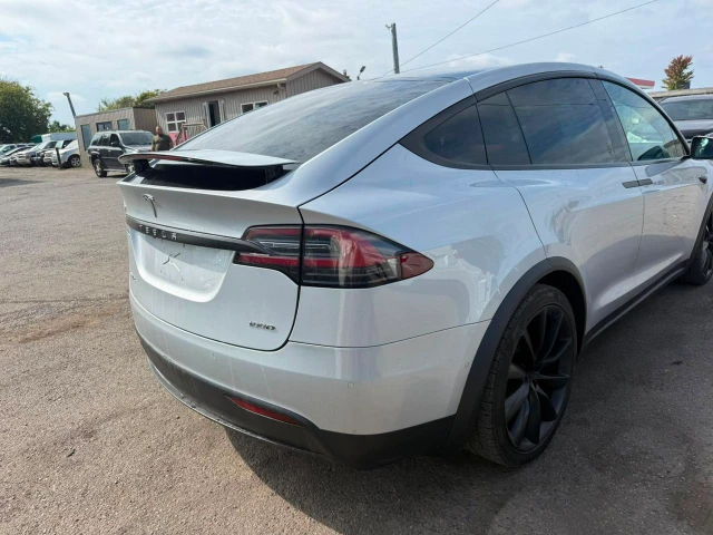 2018 Tesla Model X 100D, silber, 178.335 km, Import Kanada — Foto 5 z 13