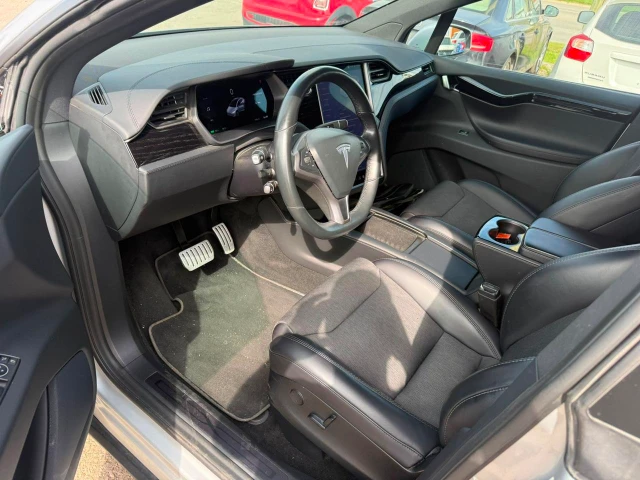 2018 Tesla Model X 100D, silber, 178.335 km, Import Kanada — Foto 9 z 13