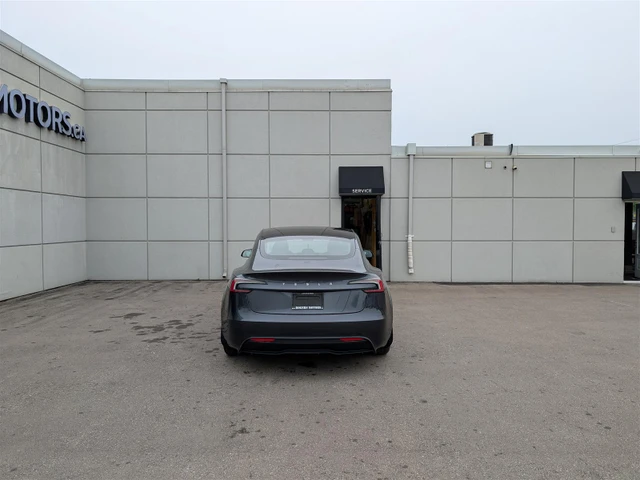2024 Tesla Model 3 STANDARD - COMPUTER 4, grau, 37.000 km, Import Kanada — Foto 4 z 5