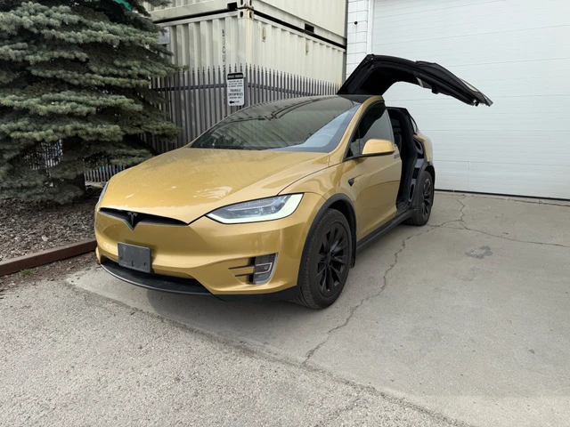 2018 Tesla Model X 75D AWD, gold, 85.700 km, Import Kanada — Foto 1